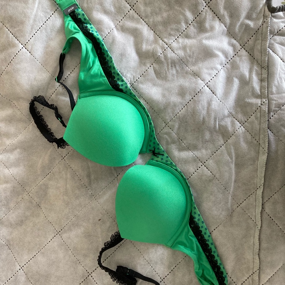 Aerie 34C green and black bra